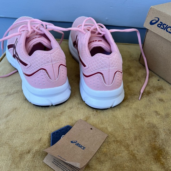 Asics Women's  Jolt 3 PinkRunning Sneaker size 8 - Picture 4 of 4